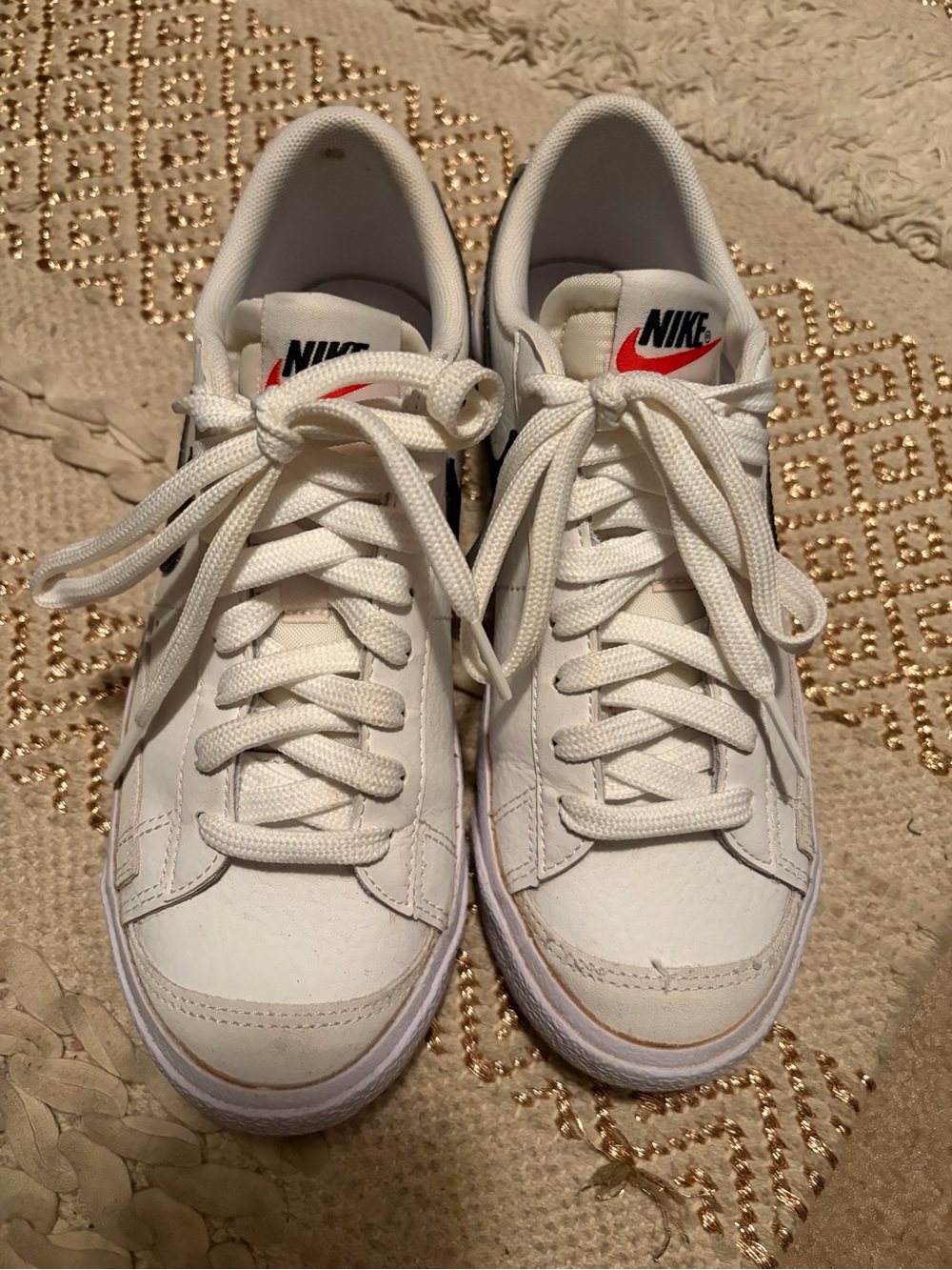Youth-4, women size6-Nike White Low-Top Sneakers